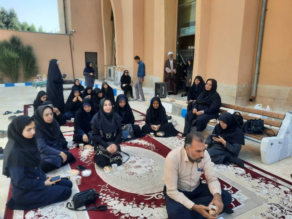 برگزاری مراسم غبارروبی و عطرافشانی گلزار شهدای گمنام پردیس شهید دوران